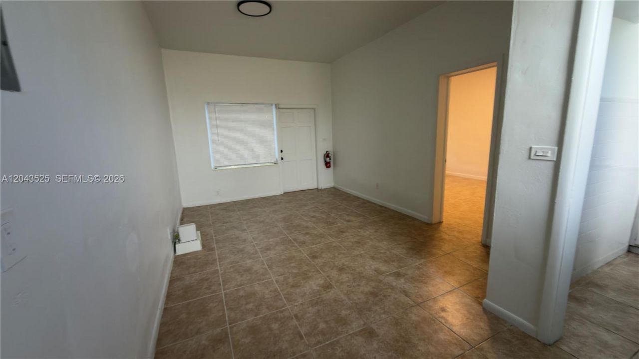 808 84th St , Unit 812, Miami Beach, FL 33141 Photo