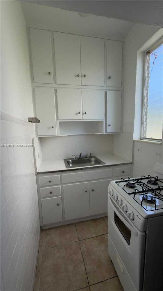 808 84th St , Unit 812, Miami Beach, FL 33141 Photo