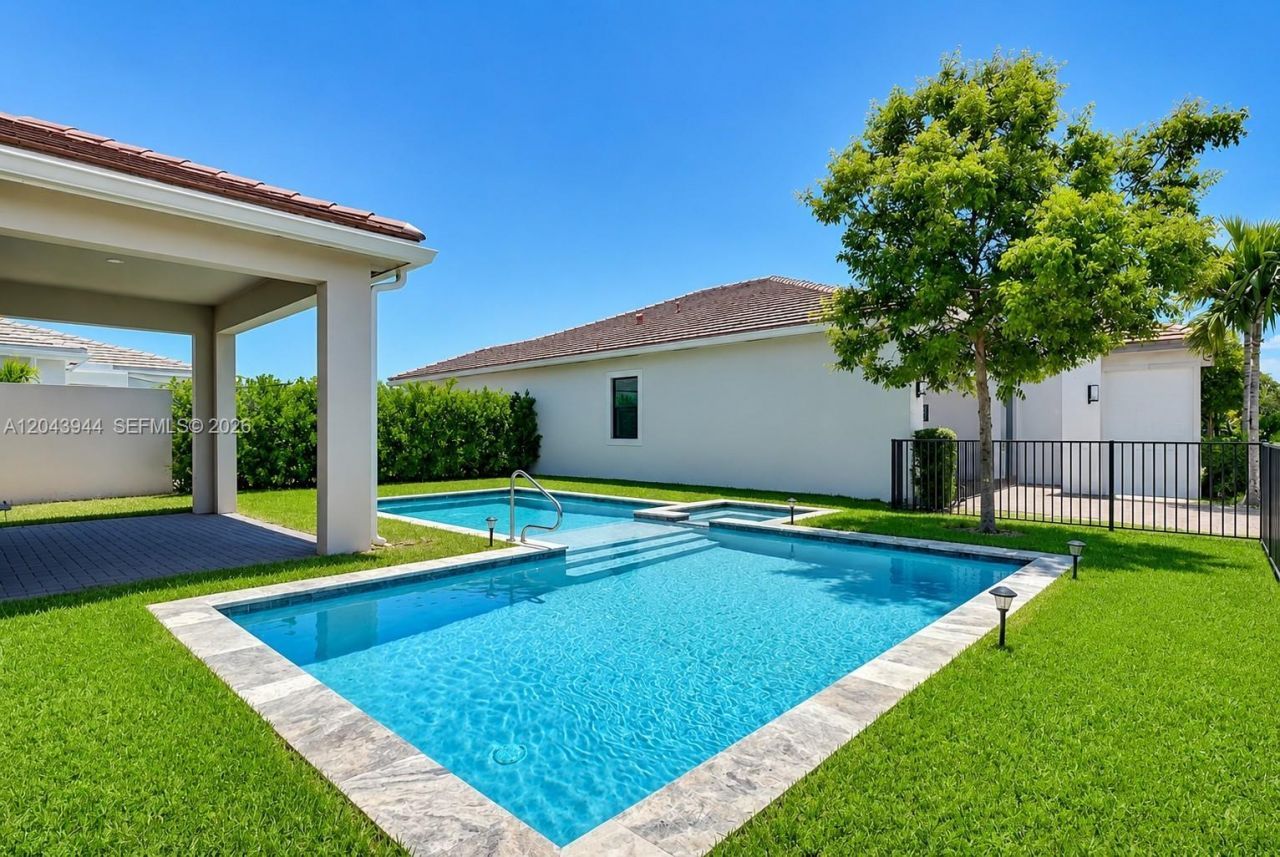 7349 Stella Ln, Lake Worth, FL 33463 Photo
