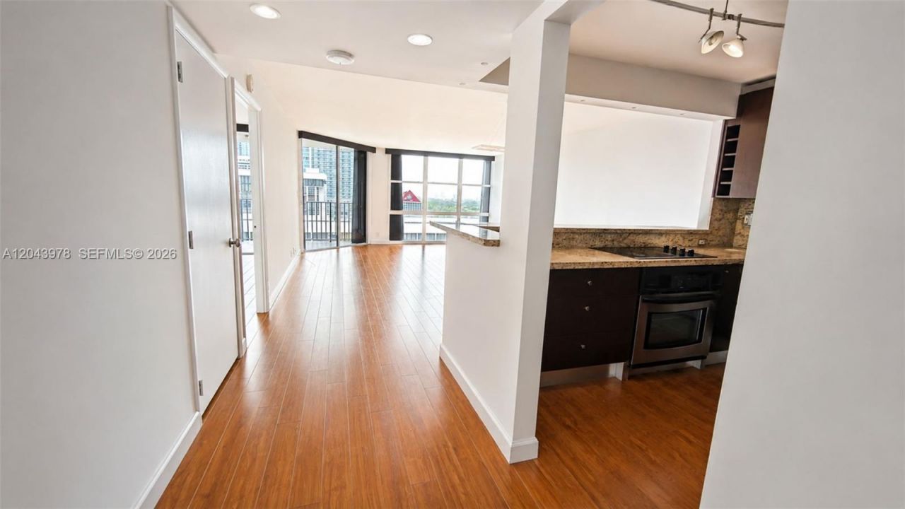 1901 Brickell Av , Unit B2203, Miami, FL 33129 Photo