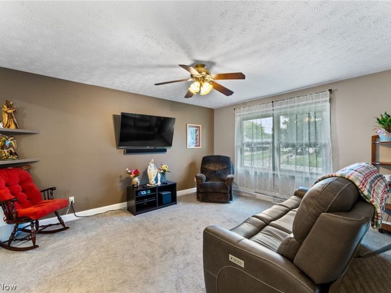 2371 Penny Lane, Austintown, OH 44515 Photo 2