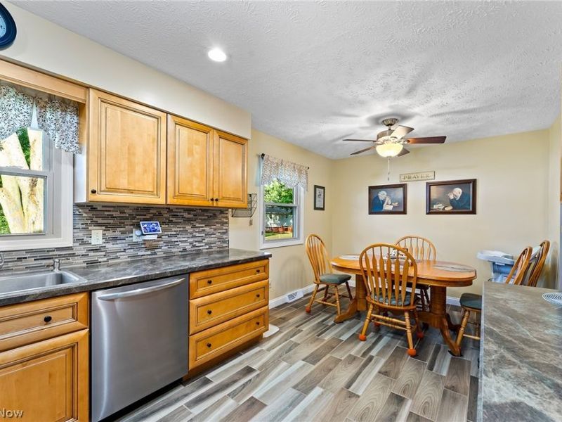 2371 Penny Lane, Austintown, OH 44515 Photo 5