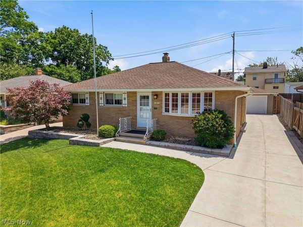 15010 Kennerdown Avenue, Maple Heights, OH 44131