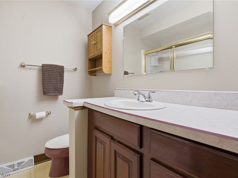 15010 Kennerdown Avenue, Maple Heights, OH 44131 Photo 15