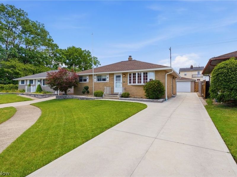 15010 Kennerdown Avenue, Maple Heights, OH 44131 Photo 2
