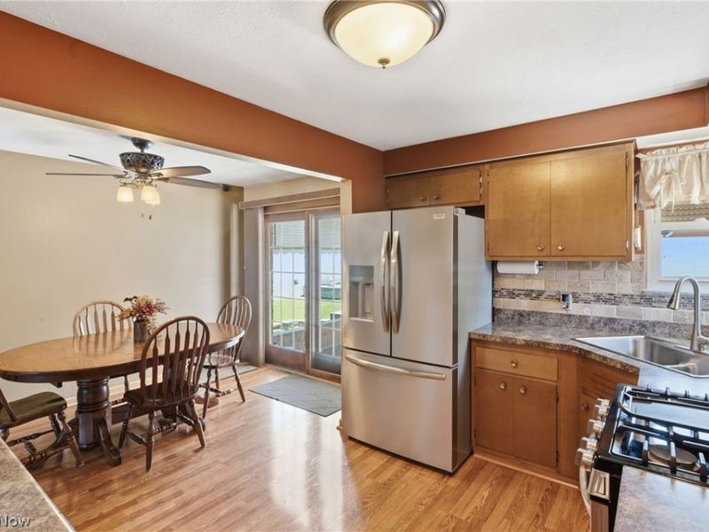 15010 Kennerdown Avenue, Maple Heights, OH 44131 Photo 6