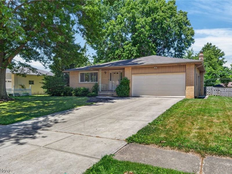 13700 Indian Creek Drive, Middleburg Heights, OH 44130 Photo 2