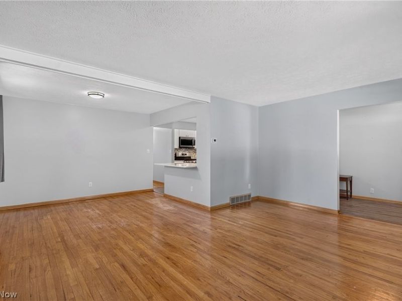 13700 Indian Creek Drive, Middleburg Heights, OH 44130 Photo 6