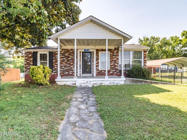 1812 Brook Ave, Maryville, TN 37801