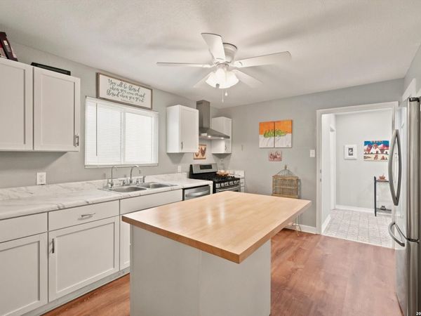 666 N San Eduardo Ave, San Antonio, TX 78228