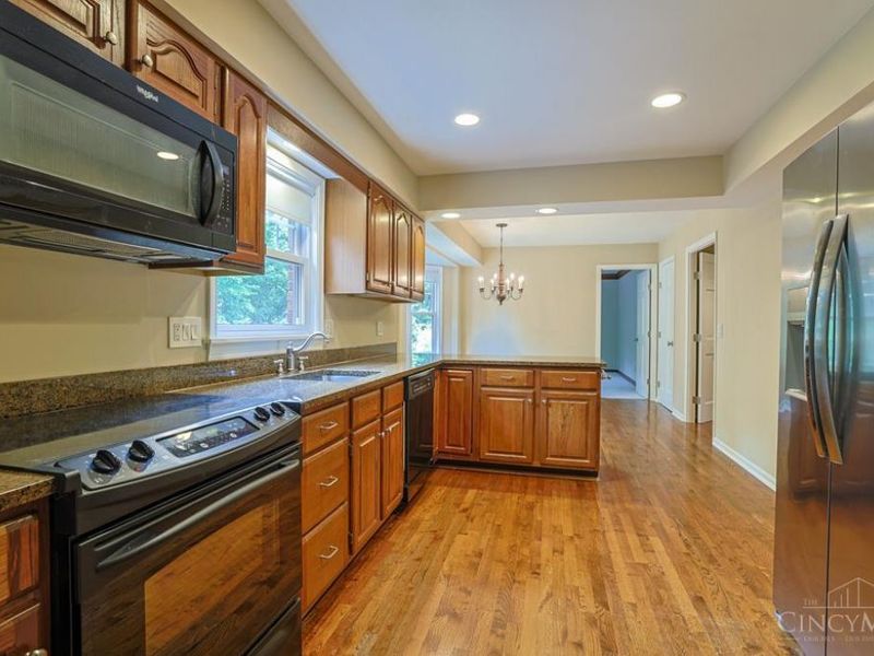 9677 Friar Tuck Drive, West Chester, OH 45069 Photo 12