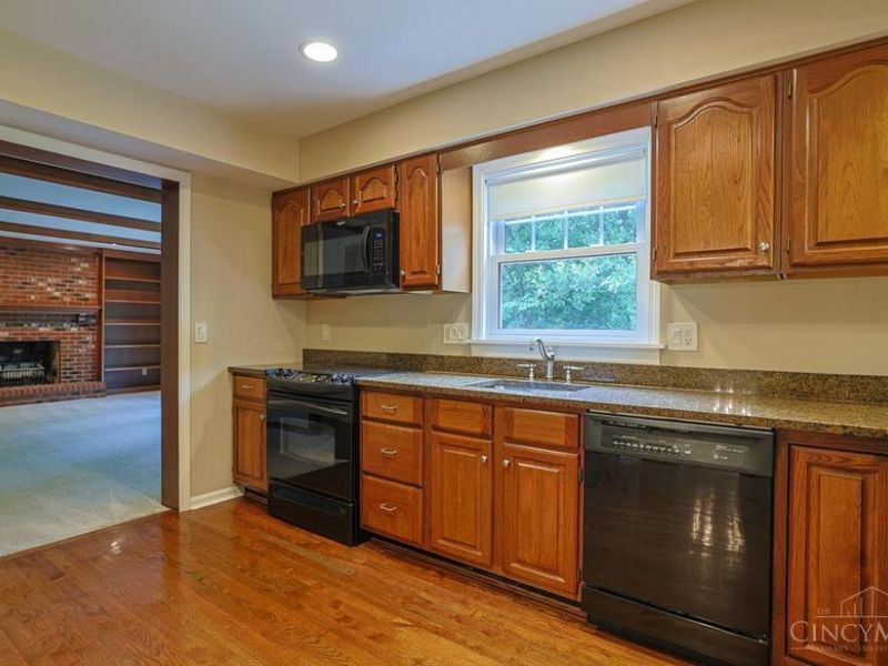 9677 Friar Tuck Drive, West Chester, OH 45069 Photo 13