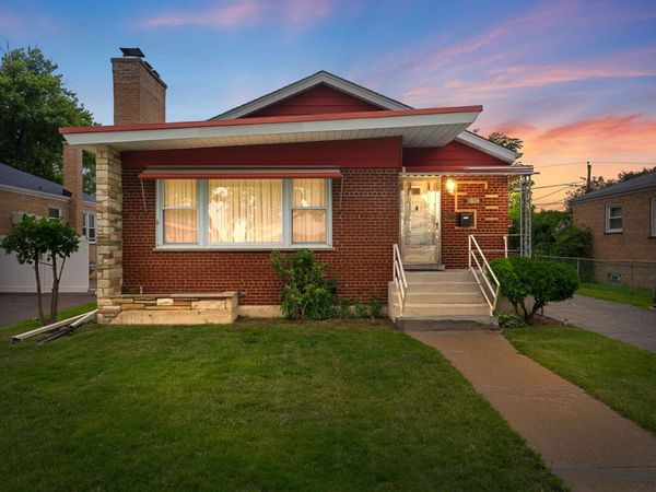 5024 Harnew Road S, Oak Lawn, IL 60453