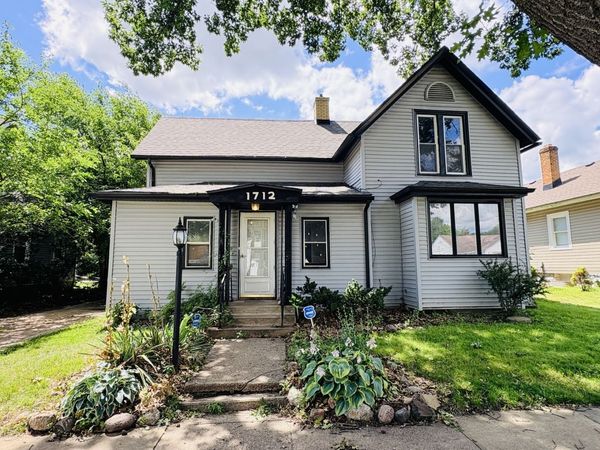 1712 Carney Avenue , Rockford, IL 61103