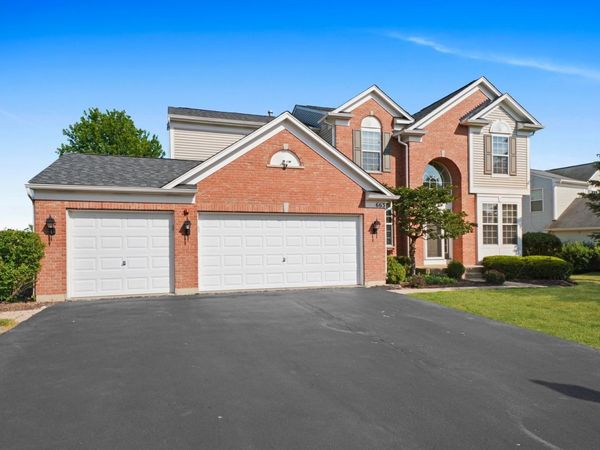 663 Huntington Boulevard , West Dundee, IL 60118