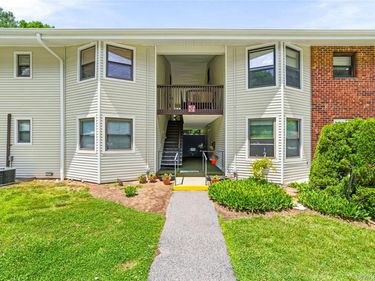 27 Walden Court, Unit J, Yorktown Heights, NY 10598