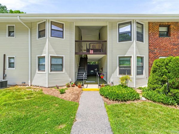 27 Walden Court , Unit J, Yorktown Heights, NY 10598
