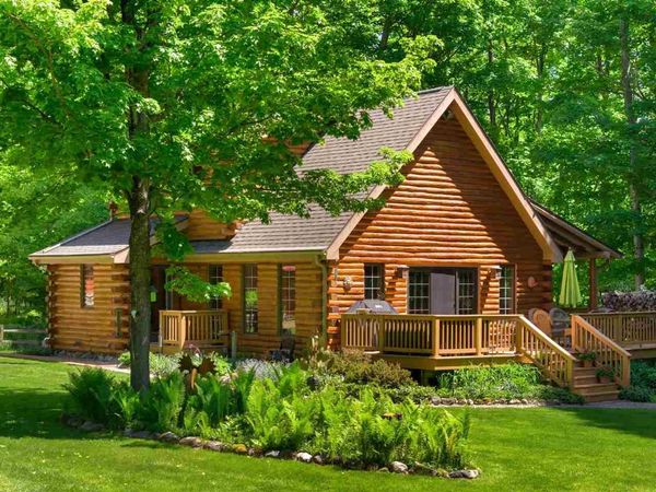 2088 W Townline Road, Harbor Springs, MI 49740
