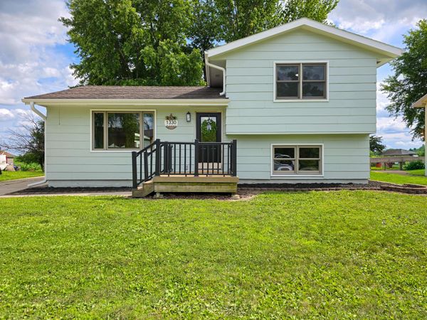 1330 S K Avenue, Nevada, IA 50201
