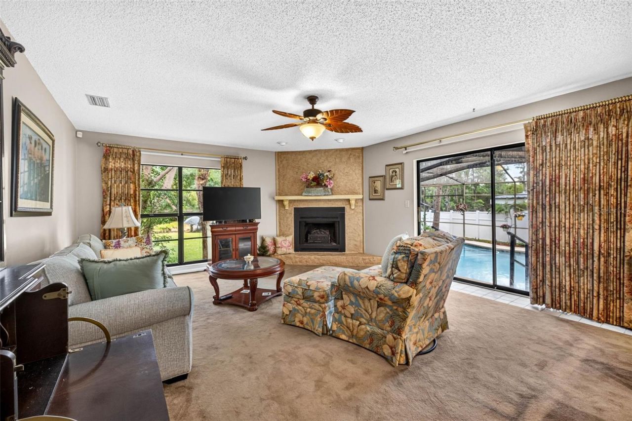 910 Hillside Drive , Lutz, FL 33549 Photo