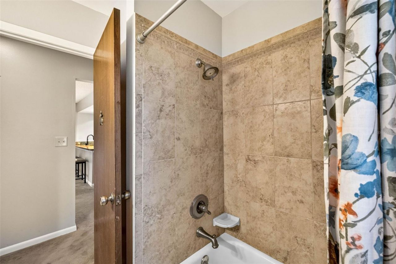 910 Hillside Drive , Lutz, FL 33549 Photo