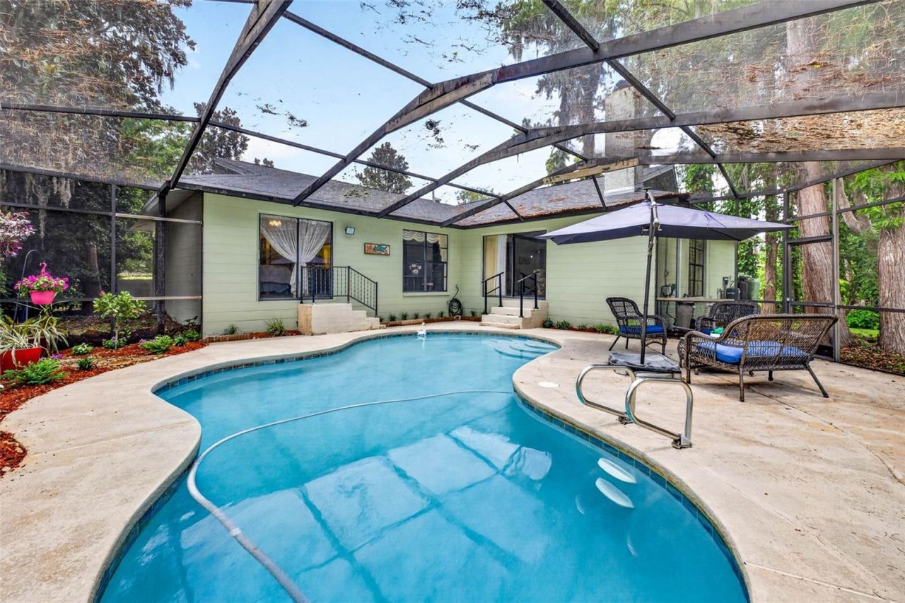 910 Hillside Drive , Lutz, FL 33549 Photo