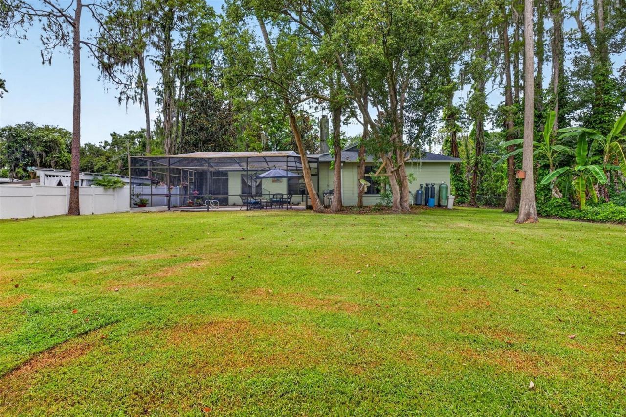 910 Hillside Drive , Lutz, FL 33549 Photo