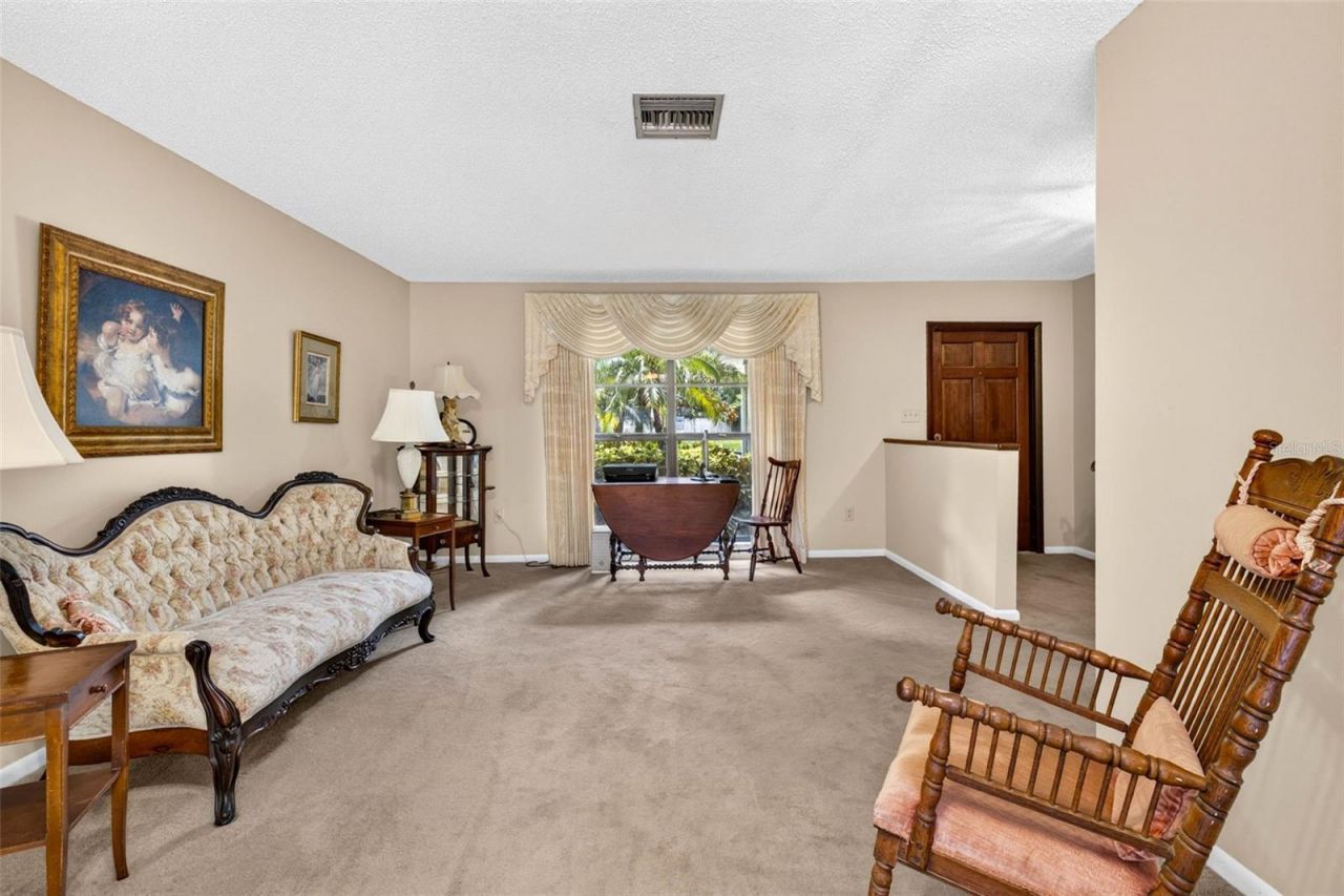 910 Hillside Drive , Lutz, FL 33549 Photo