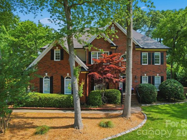 6821 Hollow Oak Drive, Charlotte, NC 28227