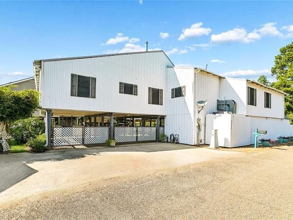 32747 CYPRESS Drive, Springfield, LA 70462