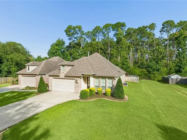 2064 MOLITOR Street, Mandeville, LA 70448