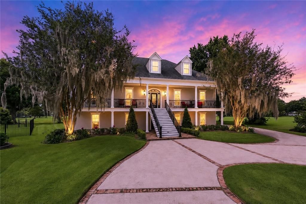26 BOCAGE Drive, Destrehan, LA 70047