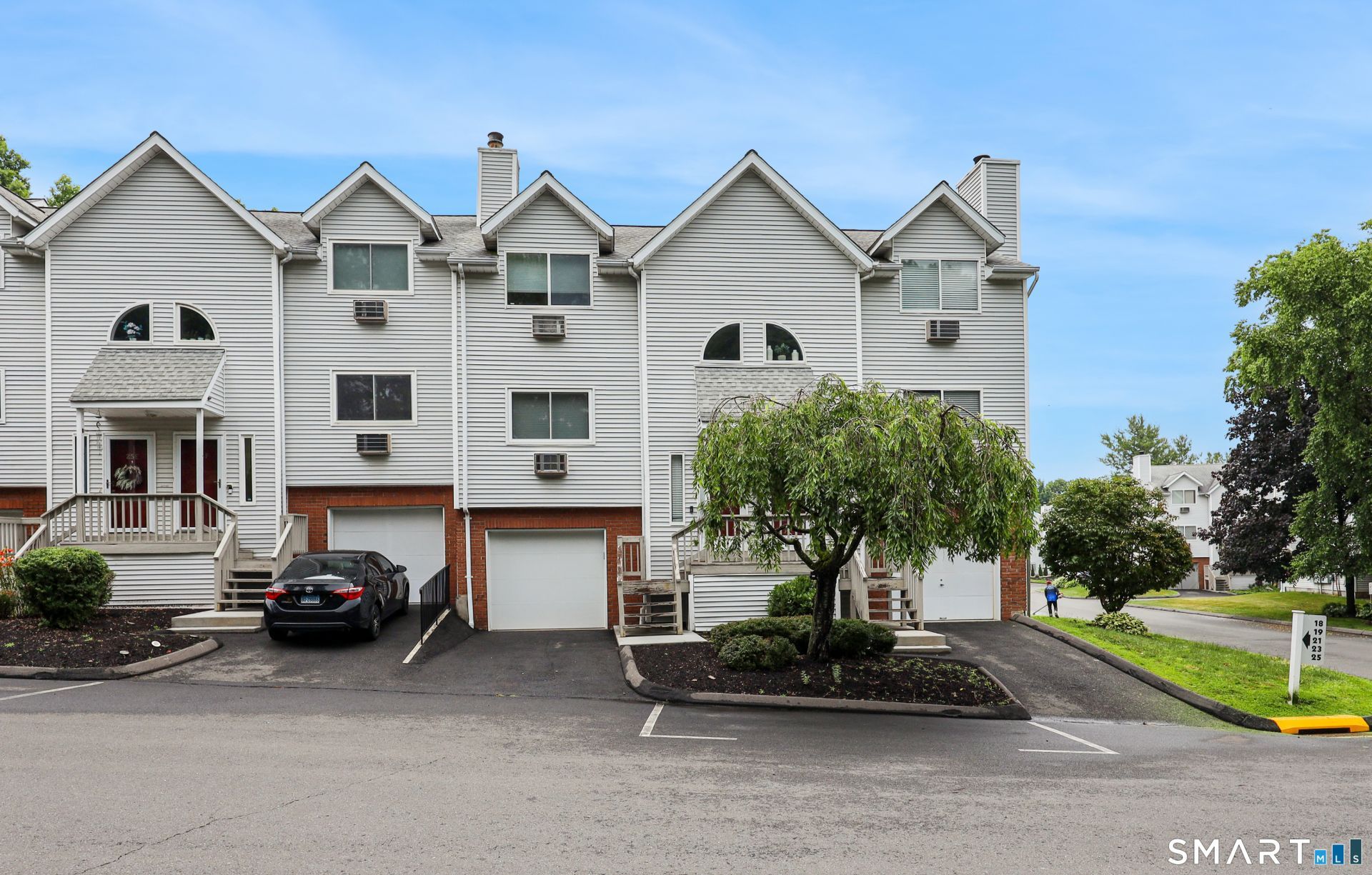 925 Oronoke, Unit 25G, Waterbury, CT 06708 Main Photo