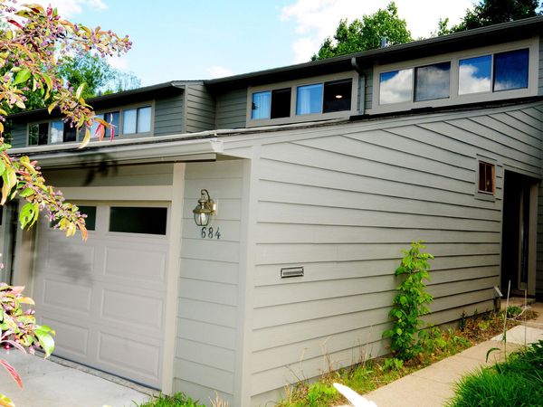 684 Peninsula Court, Ann Arbor, MI 48105