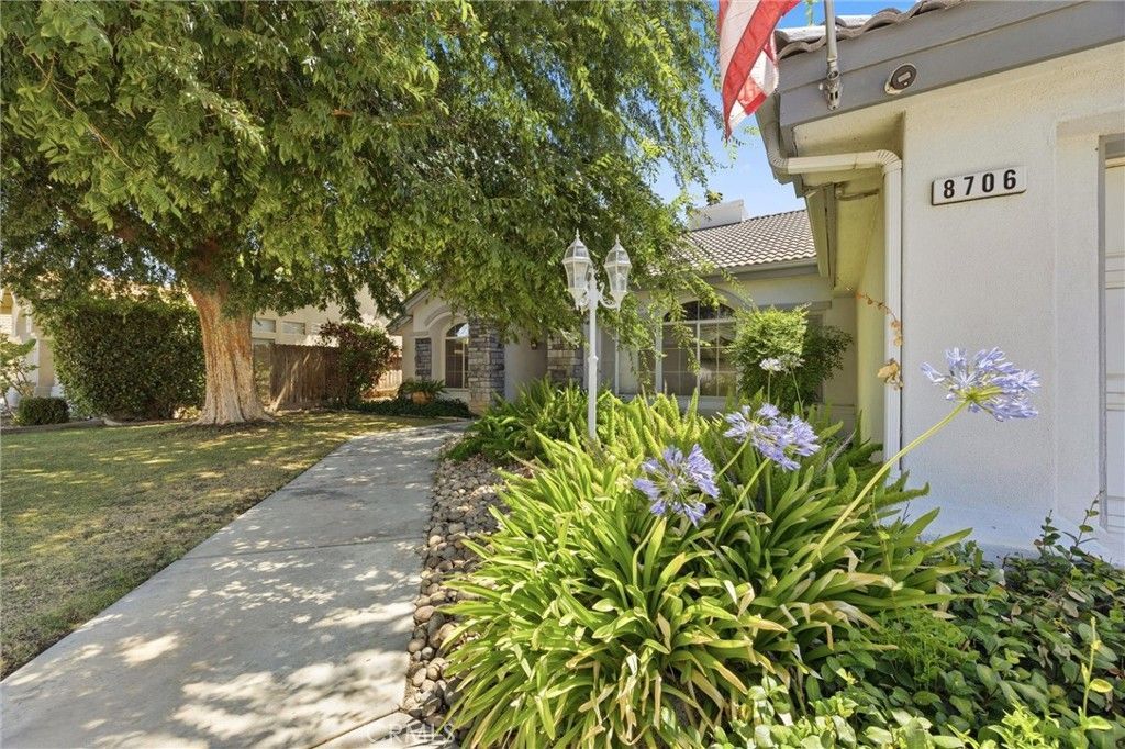 8706 Dalby Court, Bakersfield, CA 93313 Main Photo