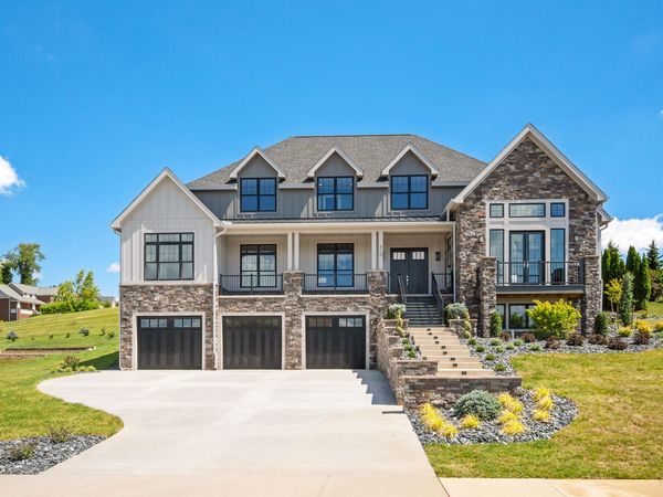 610 Kelly LN , Blacksburg, VA 24060