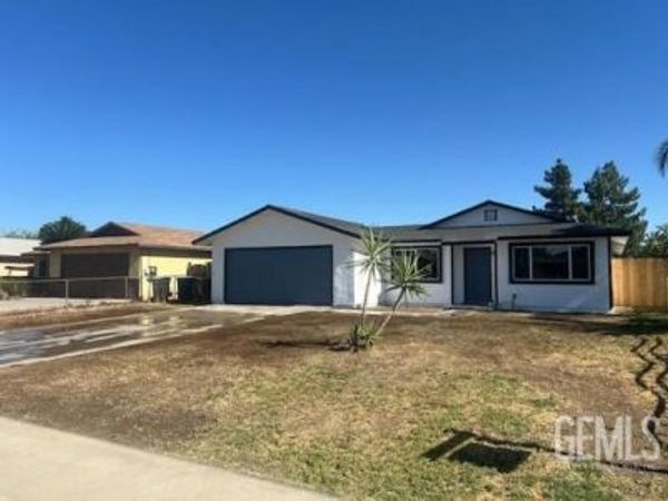 1112 Valencia Avenue, Delano, CA 93215
