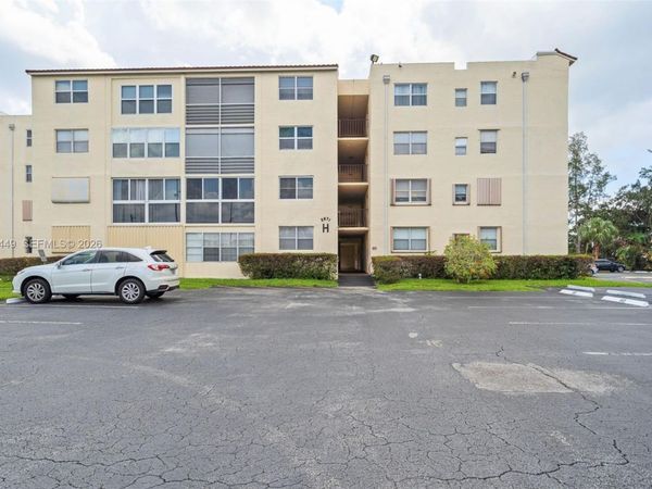 2871 Somerset Dr , Unit 102, Lauderdale Lakes, FL 33311