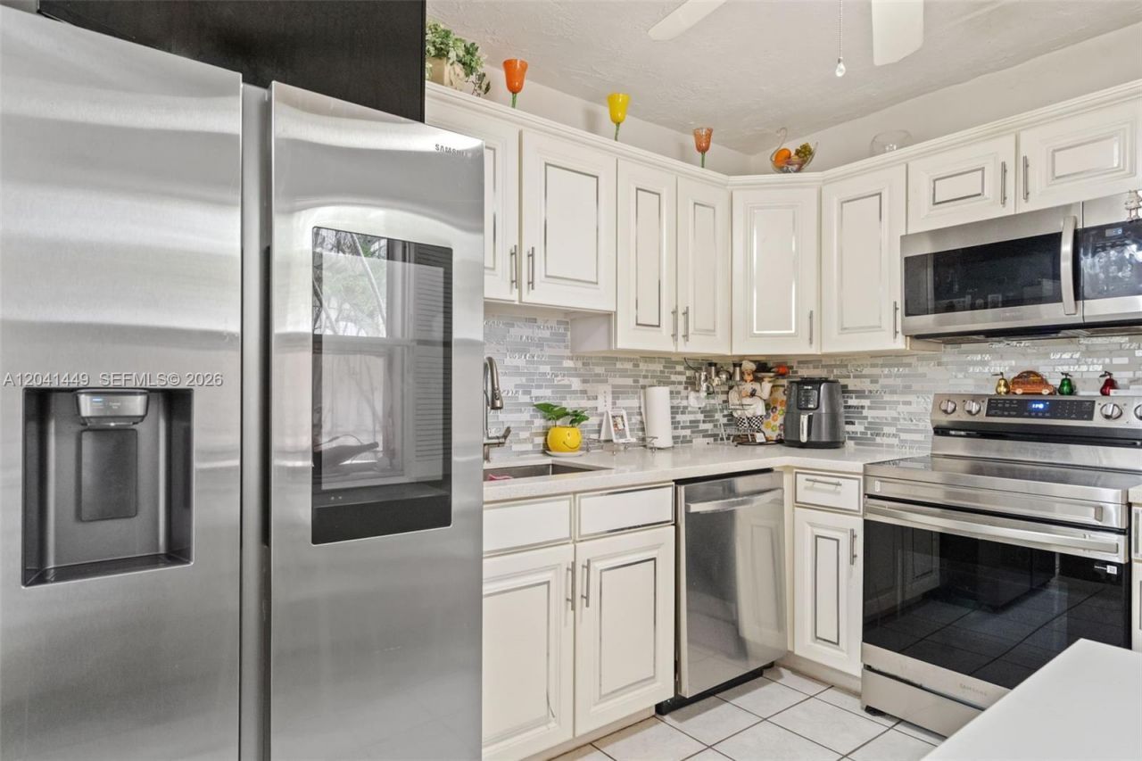 2871 Somerset Dr, Unit 102, Lauderdale Lakes, FL 33311 Photo