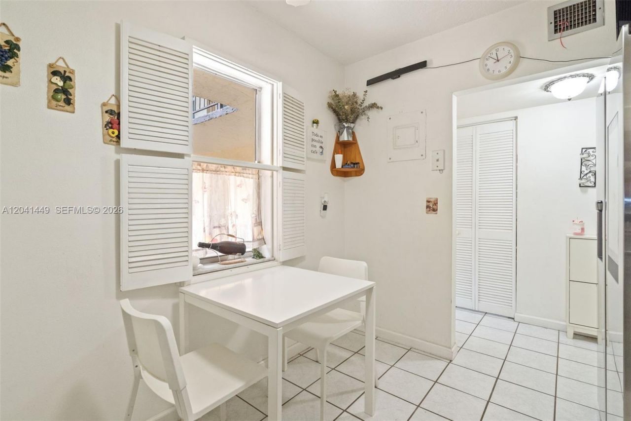 2871 Somerset Dr, Unit 102, Lauderdale Lakes, FL 33311 Photo