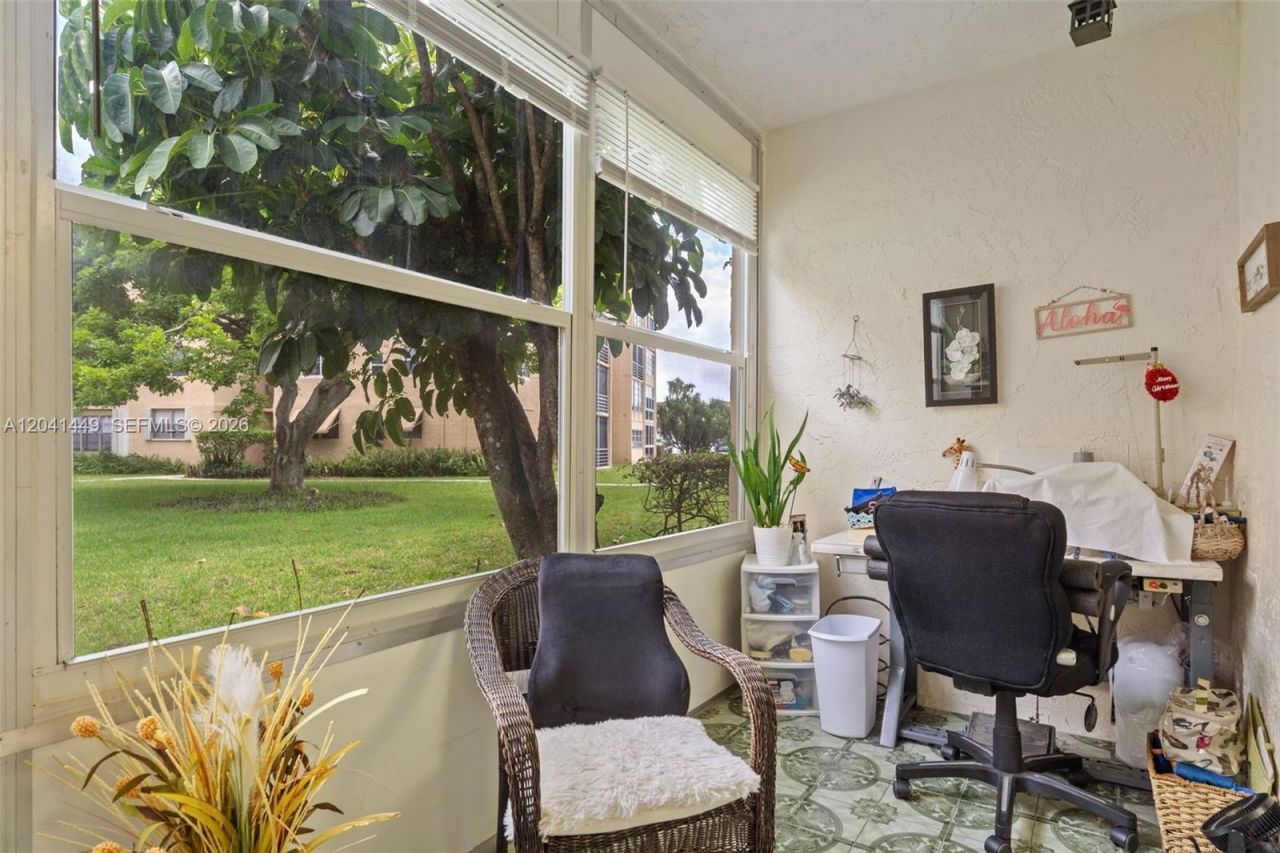 2871 Somerset Dr, Unit 102, Lauderdale Lakes, FL 33311 Photo