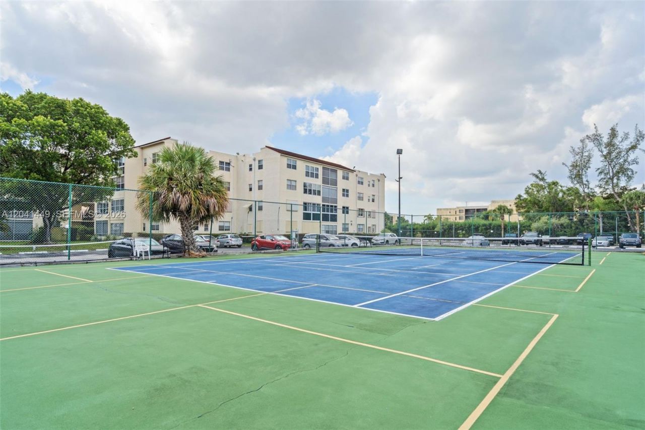 2871 Somerset Dr, Unit 102, Lauderdale Lakes, FL 33311 Photo