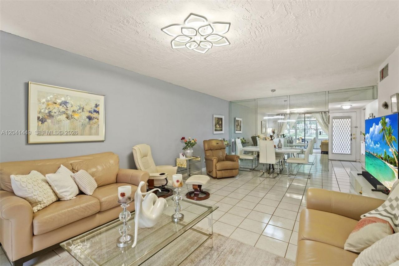2871 Somerset Dr, Unit 102, Lauderdale Lakes, FL 33311 Photo