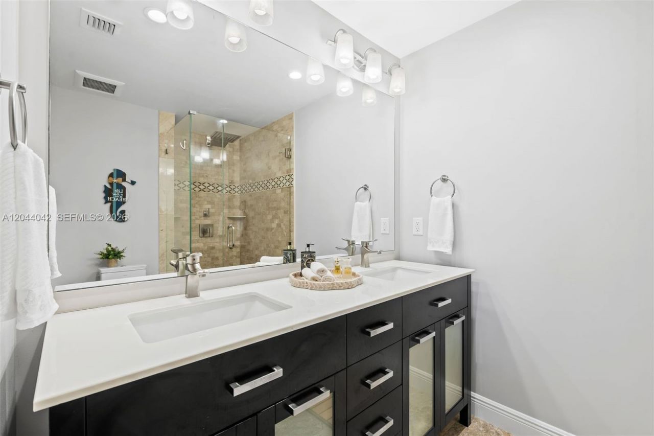 711 N Riverside Dr , Unit 302, Pompano Beach, FL 33062 Photo