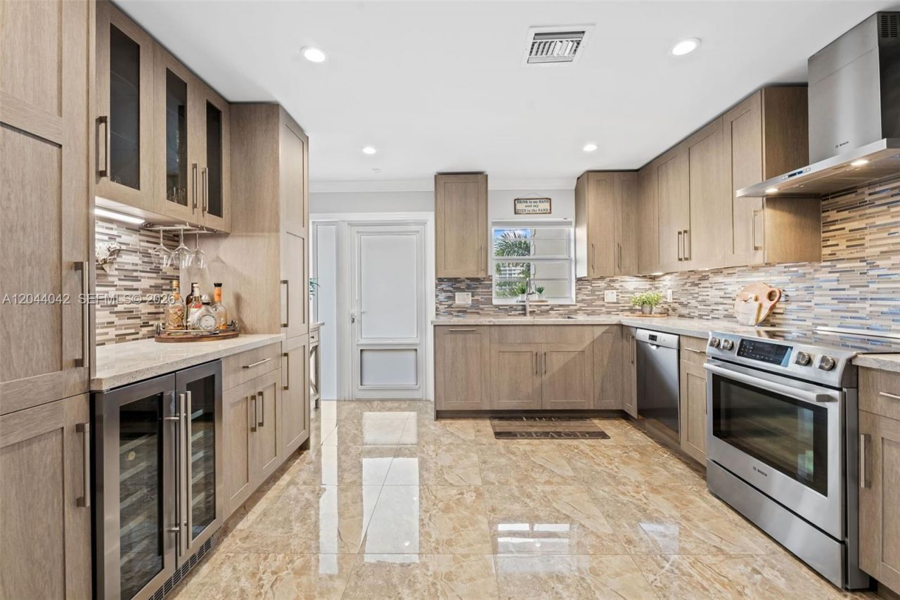 711 N Riverside Dr , Unit 302, Pompano Beach, FL 33062 Photo