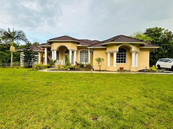 13754 N 48th Ct N, West Palm Beach, FL 33411
