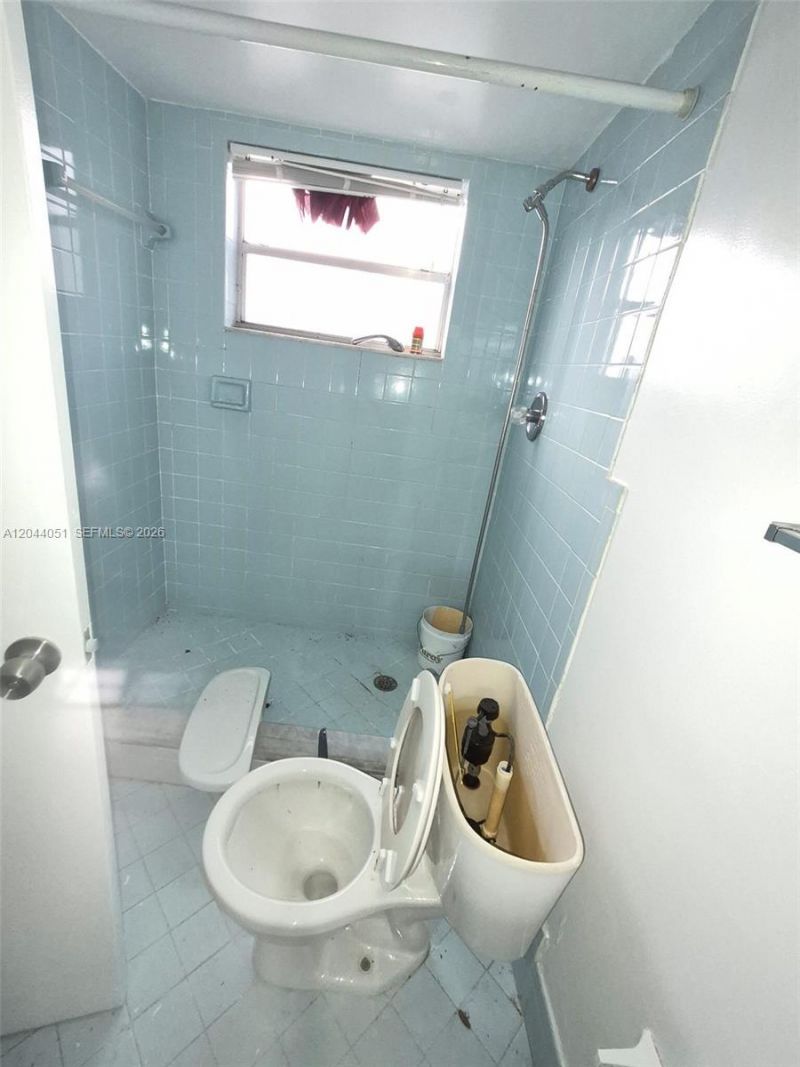 3940 NW 42nd Ave , Unit 122, Lauderdale Lakes, FL 33319 Photo