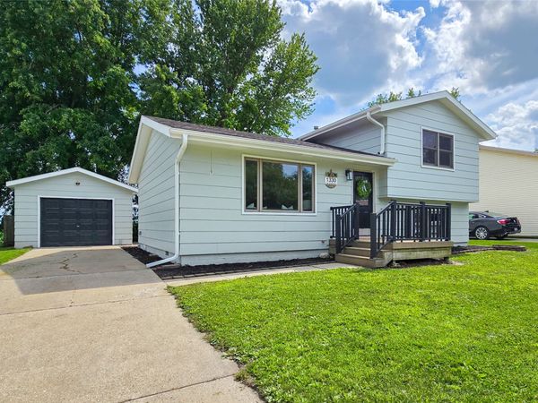 1330 S K Avenue, Nevada, IA 50201