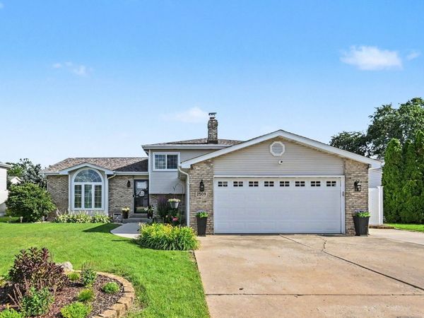 2509 Waterford Drive, Crest Hill, IL 60403