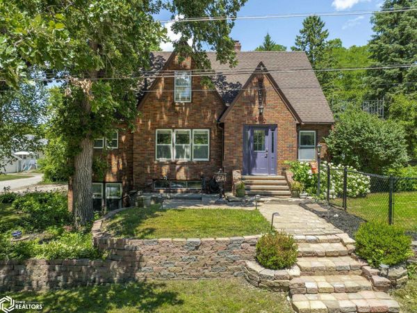 636 2nd Street NE, Mason City, IA 50401